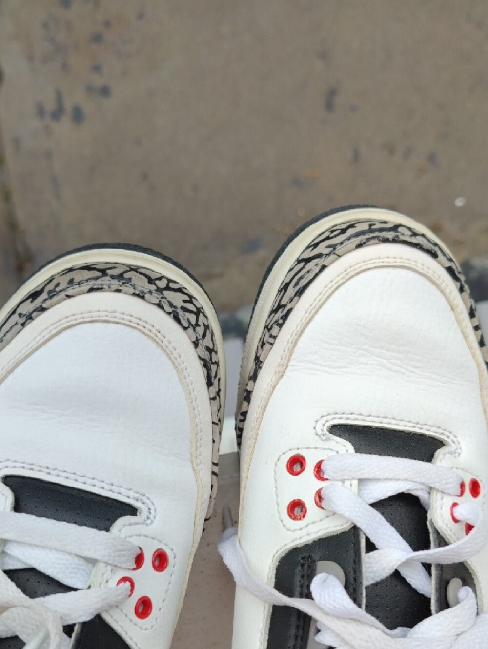 Jordan Black and White Youth Sneakers - Picture 7 of 7